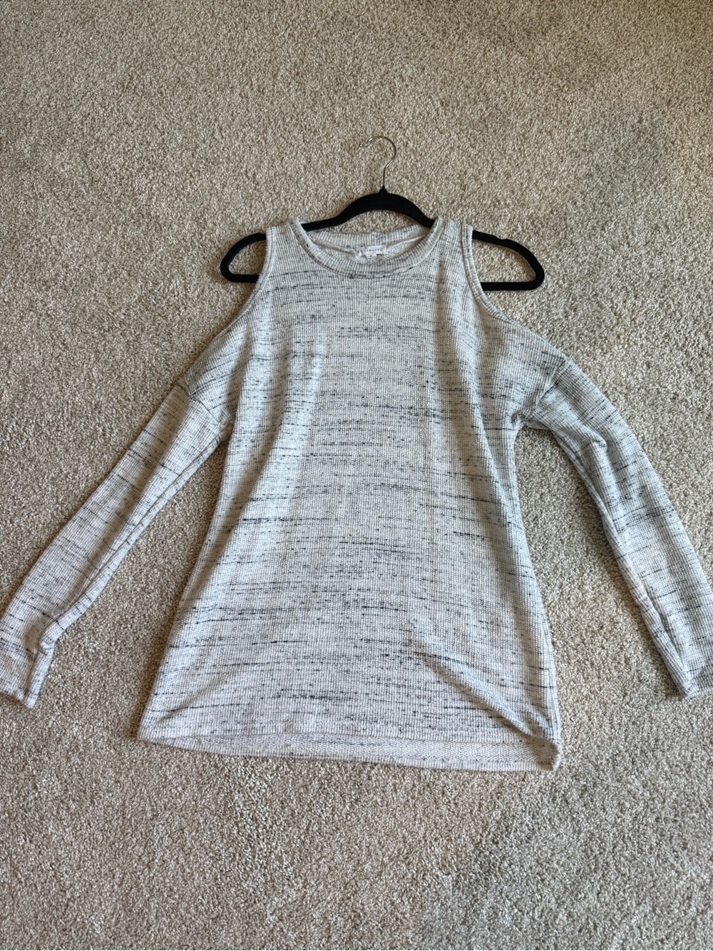 Socialite Heathered White Cold-Shoulder Knit Top